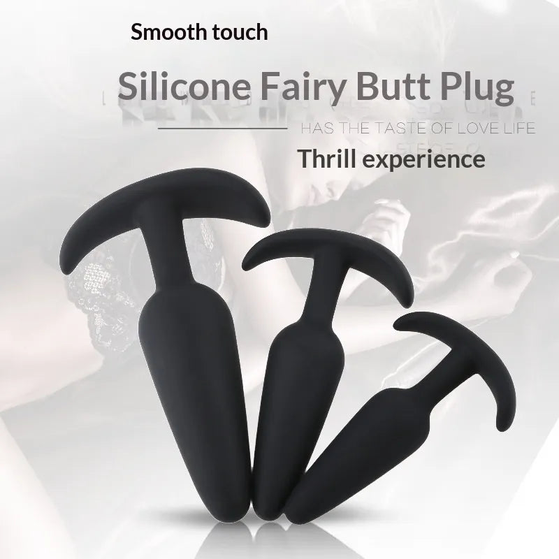 Graduated size black silicone plugs featuring comfortable anchor base designs
